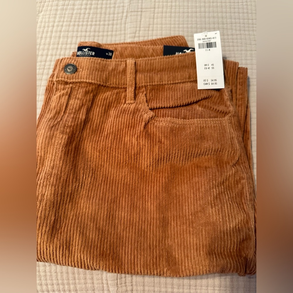 Hollister- High Rise wide leg corduroy